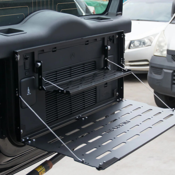 Durable rear trunk storage rack for Jetour vehicles, designed for enhanced cargo organization and durability in Qatar