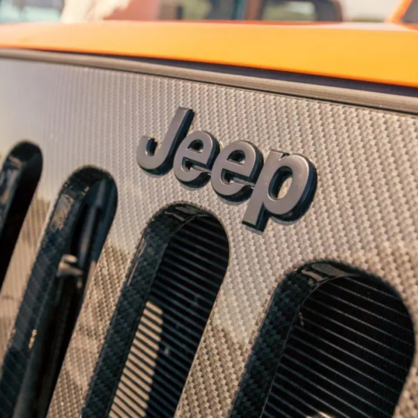 High-quality Jeep emblem, designed for enhanced vehicle aesthetics and durability in Qatar